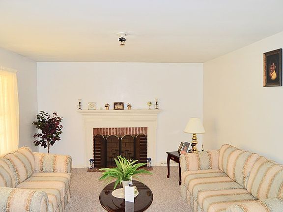5th image of 1704 N Berkeley Blvd