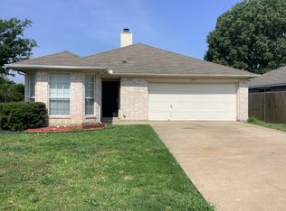 1325 Misty Dr, Midlothian, TX 76065