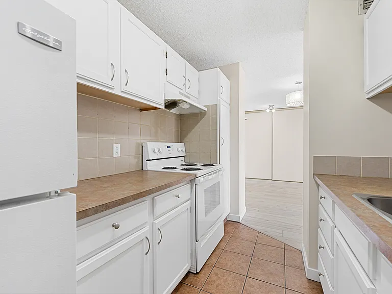 924 14th Ave SW #908 — Photo 7