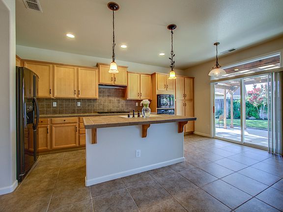 5th image of 1258 Regent Cir