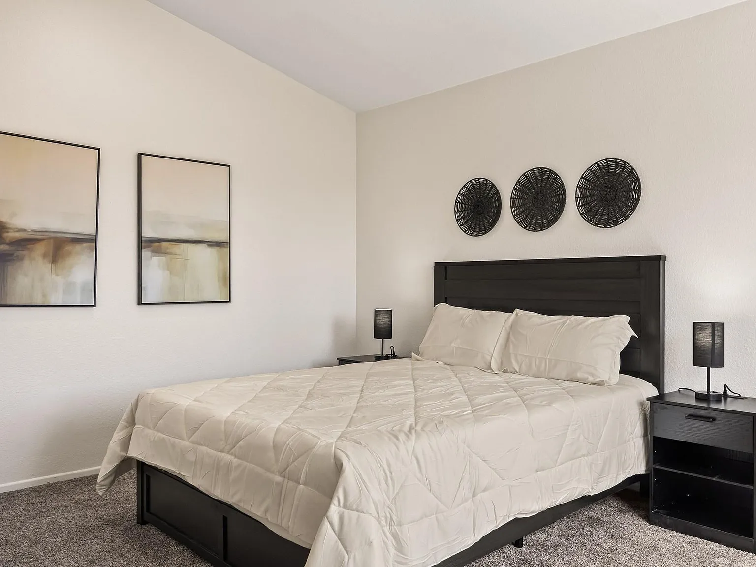 4 bed, 3.0 bath, 1732 sqft, $1,728 — Photo 2