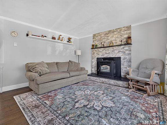 4th image of 28 Martin Court