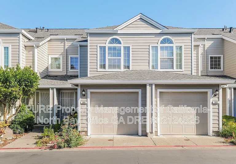 599 Spruce St — Photo 1