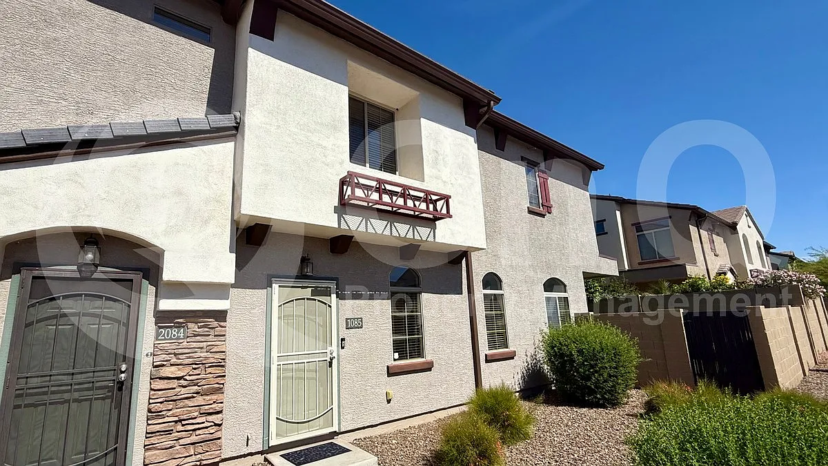 2 bed, 2.5 bath, 1165 sqft, $2,099 — Photo 2