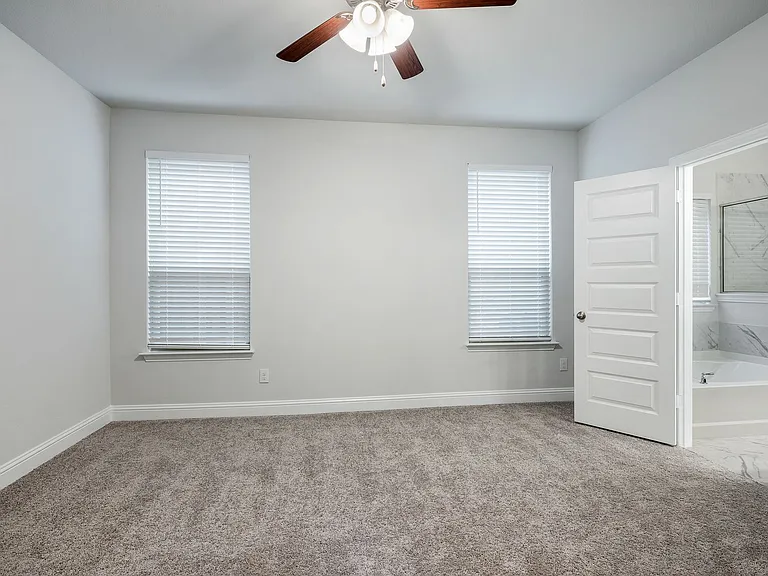 2037 Almassera Dr — Photo 9