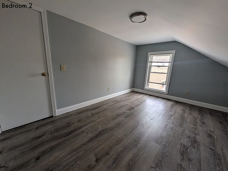 526 Plainfield St — Photo 14