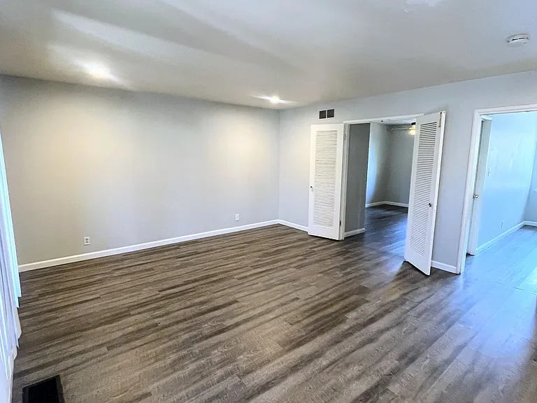 632 W Harding Way #632 — Photo 5