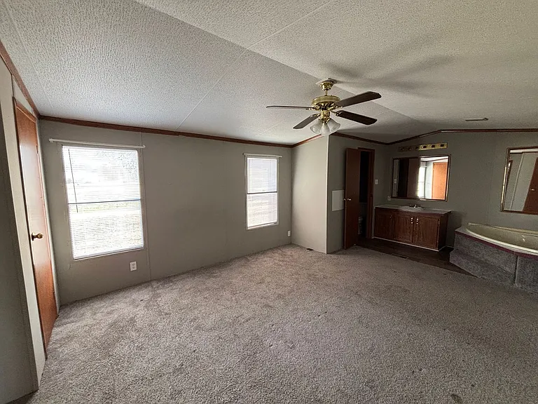 1514 Avalon Dr — Photo 11
