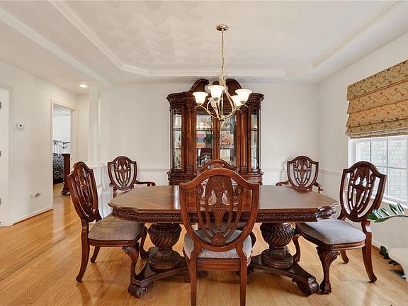 5th image of 219 Berry Ridge Ln