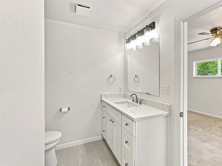 1411 W Shields Dr — Photo 17
