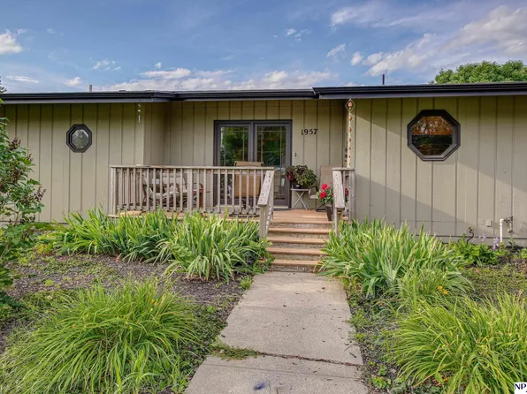 1957 E 3rd St, Fremont, NE 68025