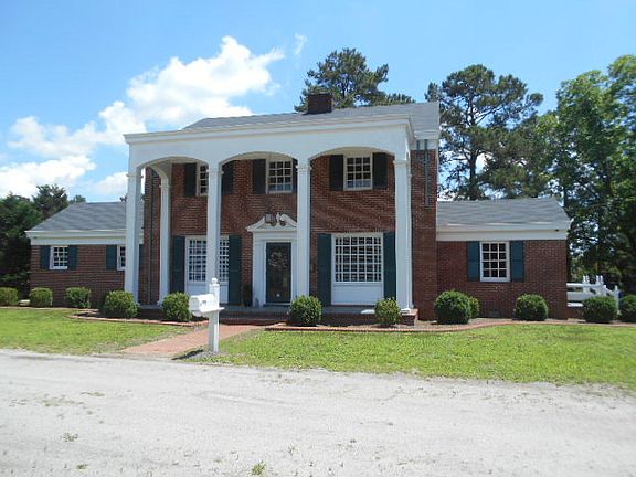 2nd image of 1721 Country Club Drive