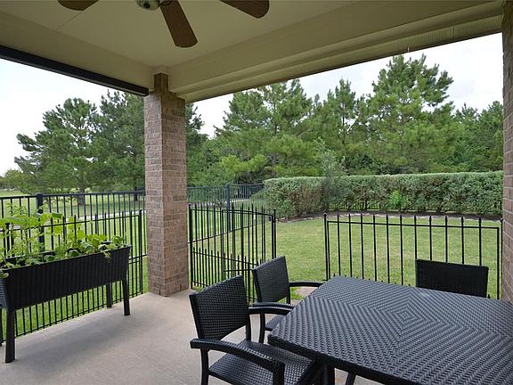 3rd image of 18918 Cove Pointe Dr