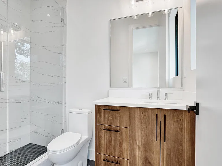 604 SW 7th Ave — Photo 37