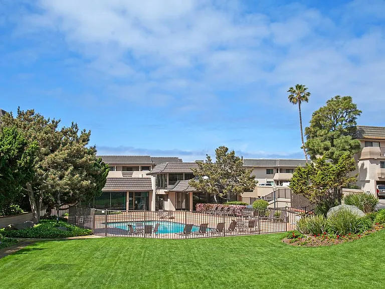 784 S Sierra Ave — Photo 40