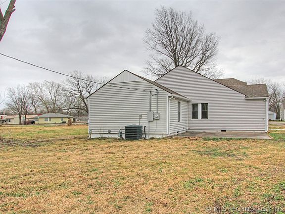 5th image of 616 S Maple St