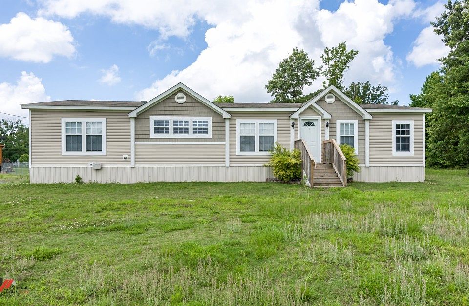 1st image of 293 Black Oak Dr