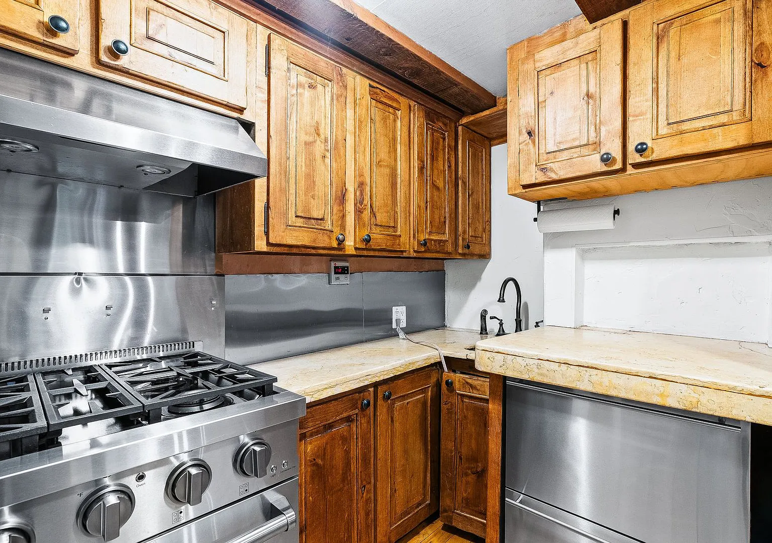 Cozy Cabin Retreat in Scotts Valley Ideal for Commuters — Photo 4