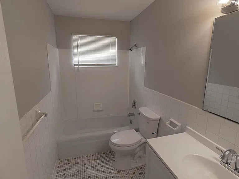 2916 Leeway Dr #B — Photo 11