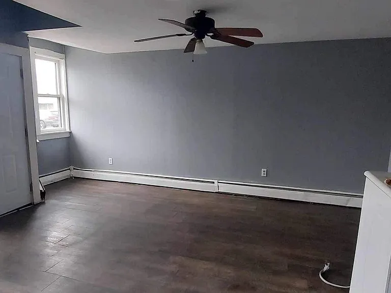 426 E Market St #101 — Photo 13