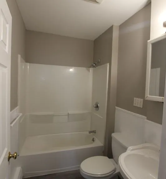 64 James St — Photo 4