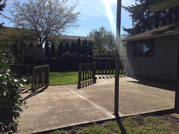 4th image of 4703 NE 151st Ave