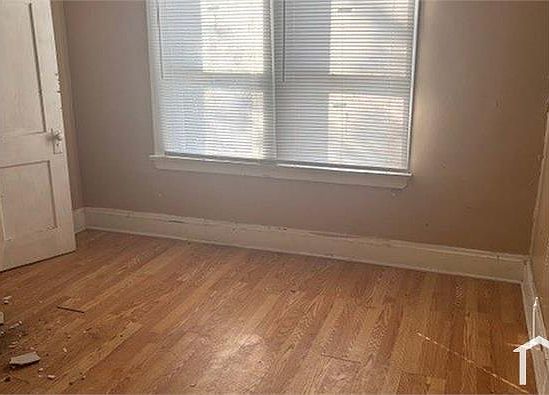 2nd image of 3037 E 125th St