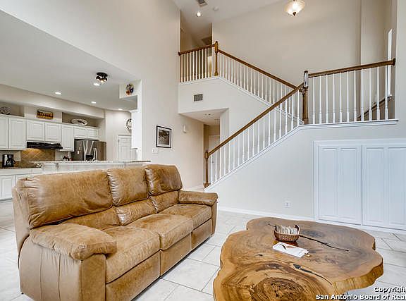 5th image of 2215 Pinoak Knls