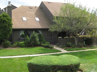 372 Westgate Dr, Edison, NJ 08820