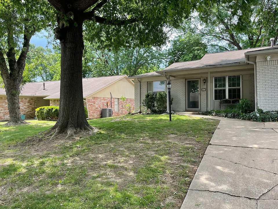 6916 E 71st Pl