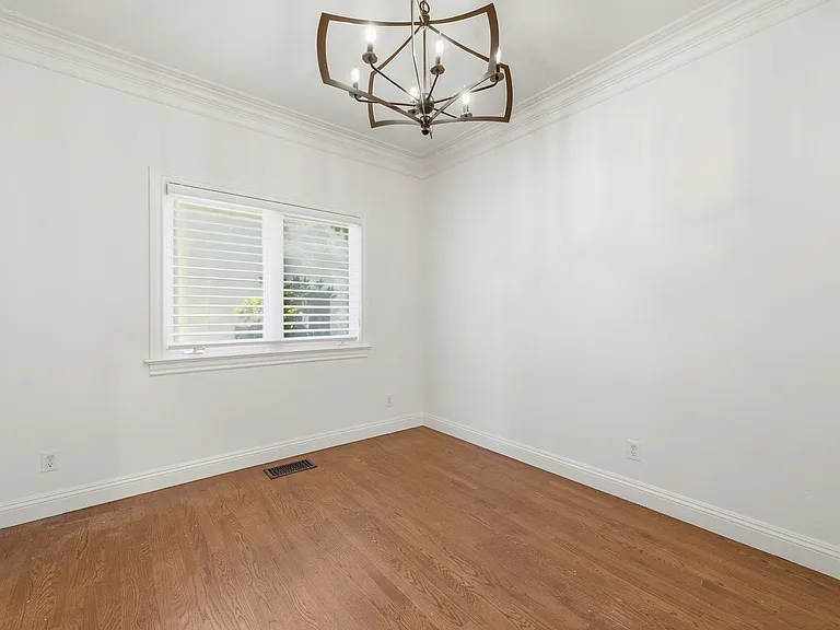 1506 Vancouver Ave — Photo 17