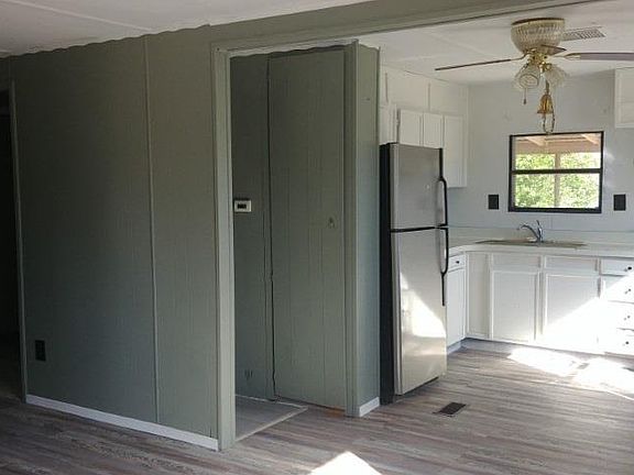 2nd image of 300 Osborn St