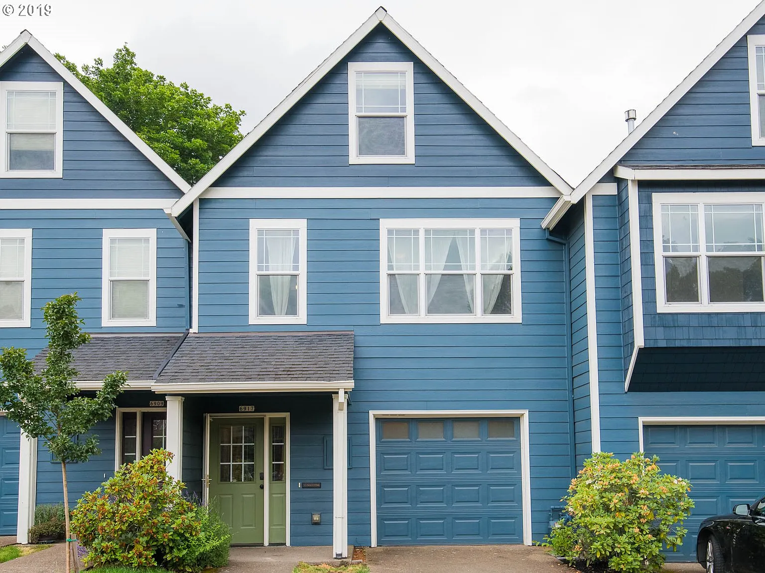 6917 N Borthwick Ave photo 1