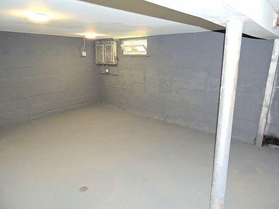 5th image of 218 Princeton St #218
