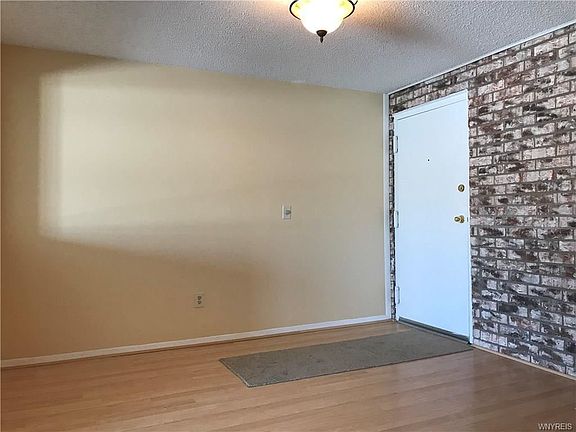 4th image of 76B Foxberry Dr