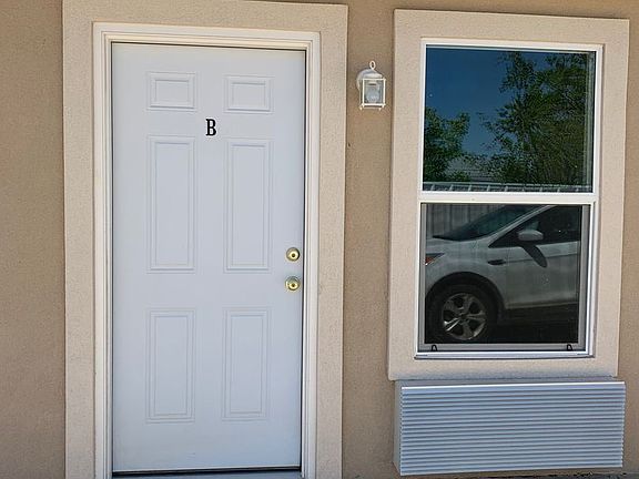 5th image of 308 N Mesquite St #8492146