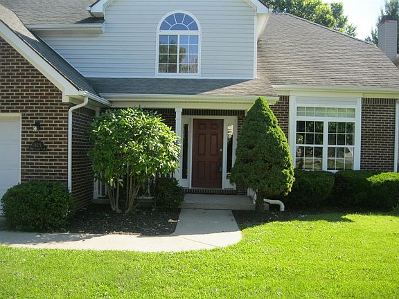 3rd image of 825 Eagles Ln