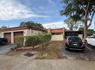 9423 NW 65th St, Tamarac, FL 33321