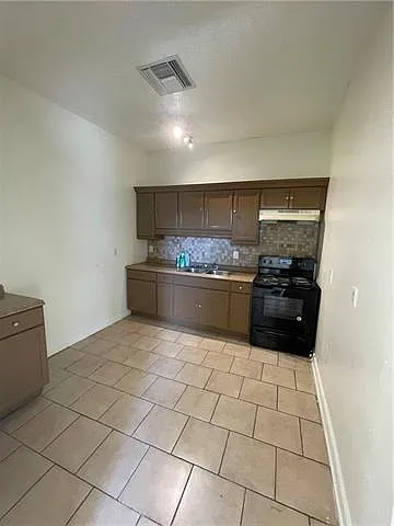 4 bed, 2.0 bath, 1350 sqft, $1,750 — Photo 4