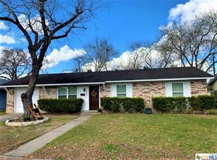 1504 Seguin Ave, Victoria, TX 77901