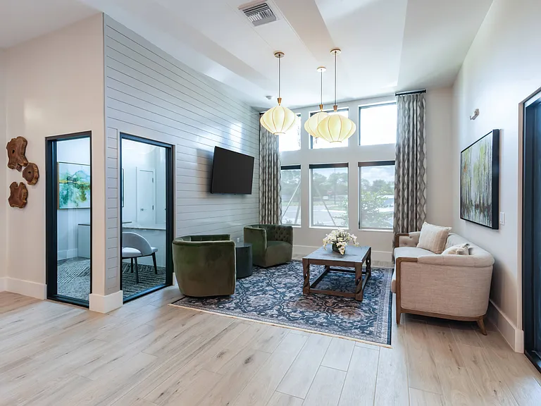 SW 38th Avenue Apartments — Photo 20