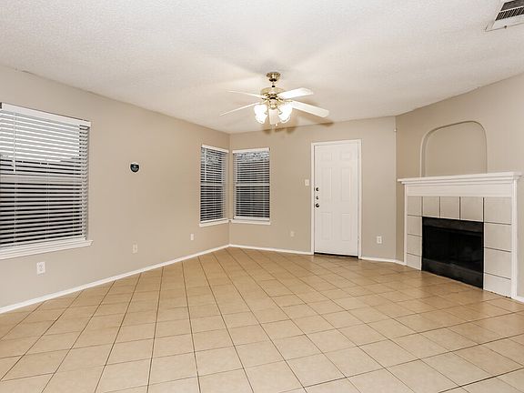 3rd image of 8172 Heritage Place Dr