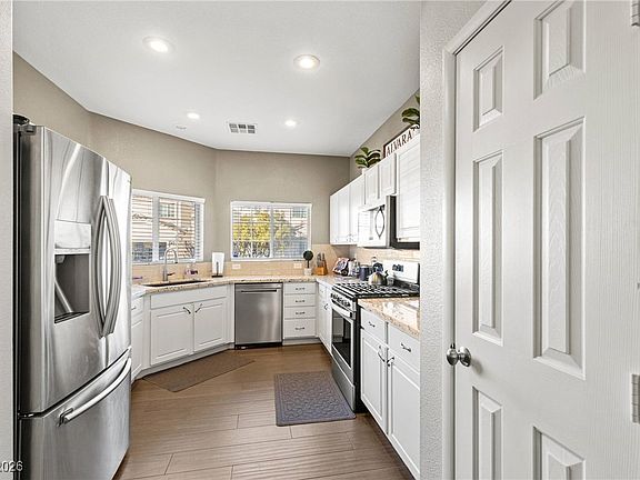 5th image of 8909 Sparkling Creek Ave