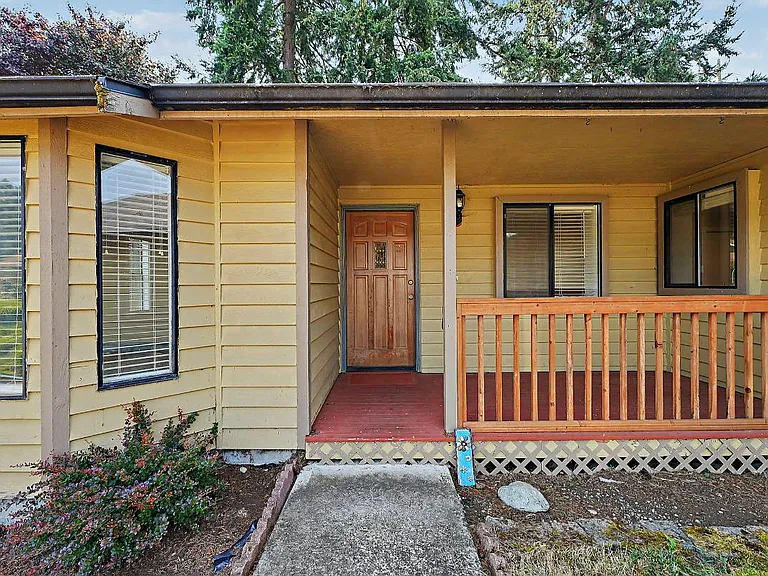 9123 Wendy Dr SE — Photo 8