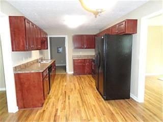 3rd image of 613 Mitchell Ct