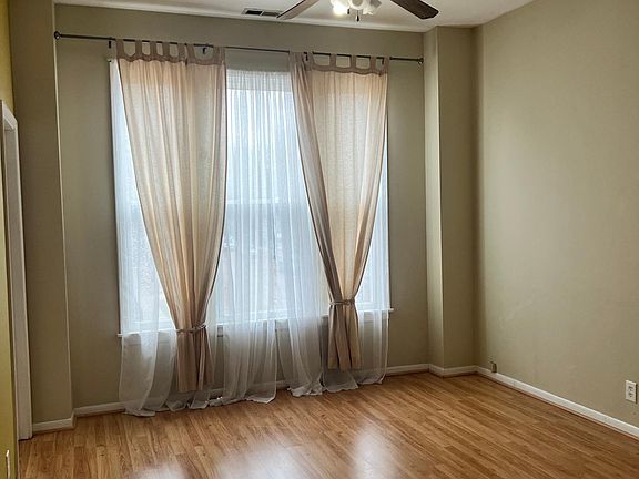 5th image of 932 N Washtenaw Ave #2