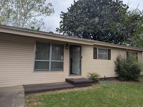 2nd image of 2906 Richland Dr