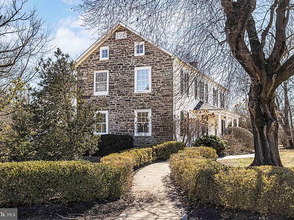 2nd image of 718 Telegraph Rd