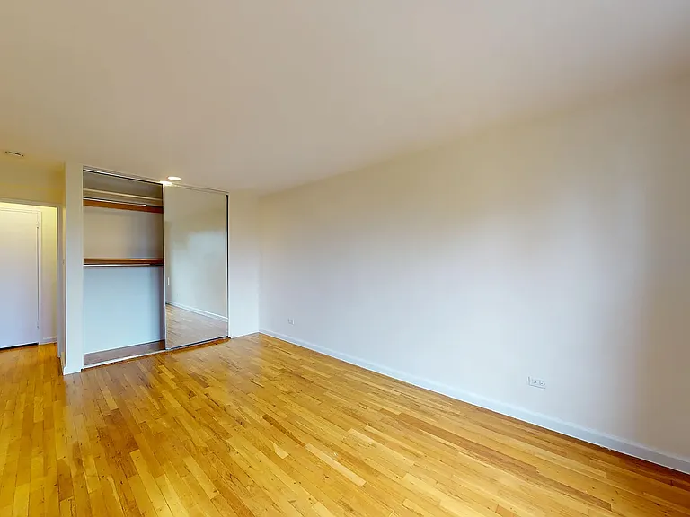 245-20 Grand Central Pkwy #5-E — Photo 9