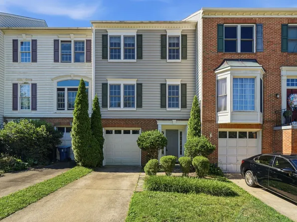 25384 Herring Creek Dr, Chantilly, VA 20152